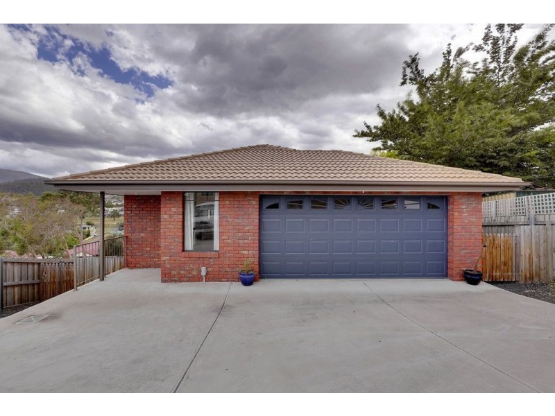 2 Treetops Court, Claremont TAS 7011
