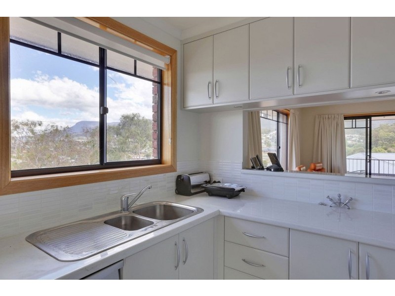 2 Treetops Court, Claremont TAS 7011
