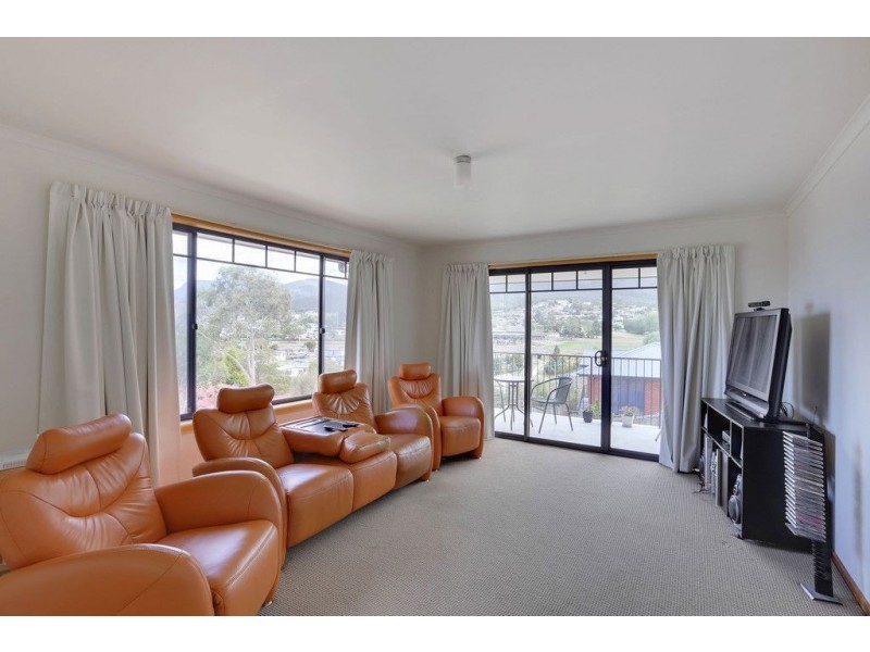 2 Treetops Court, Claremont TAS 7011
