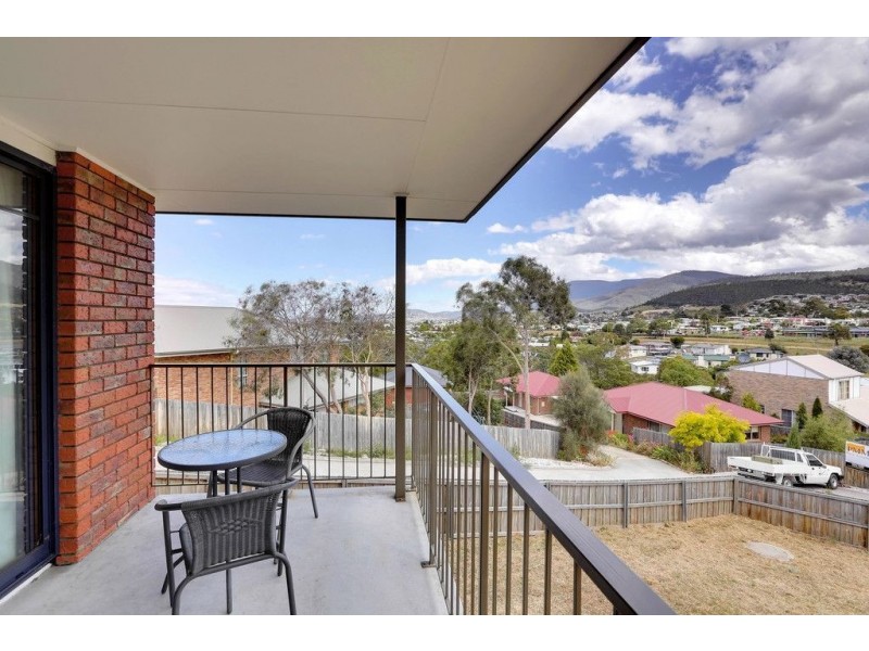 2 Treetops Court, Claremont TAS 7011