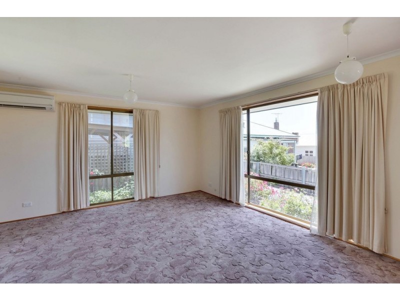 2/73 Giblin Street, Lenah Valley TAS 7008