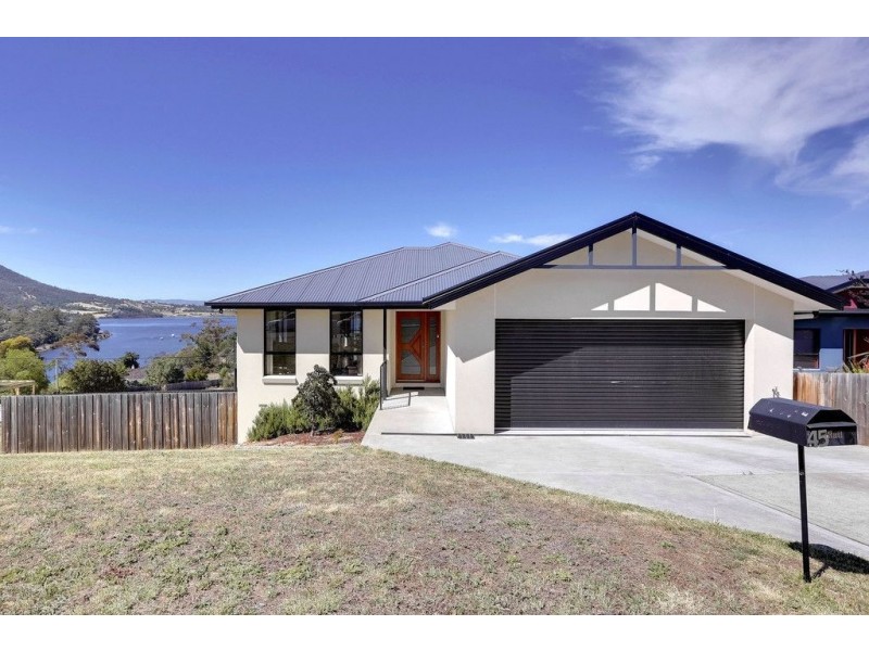 45 Clives Avenue, Old Beach TAS 7017