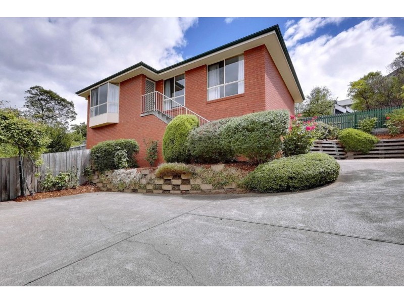 2/8 Clives Avenue, Old Beach TAS 7017