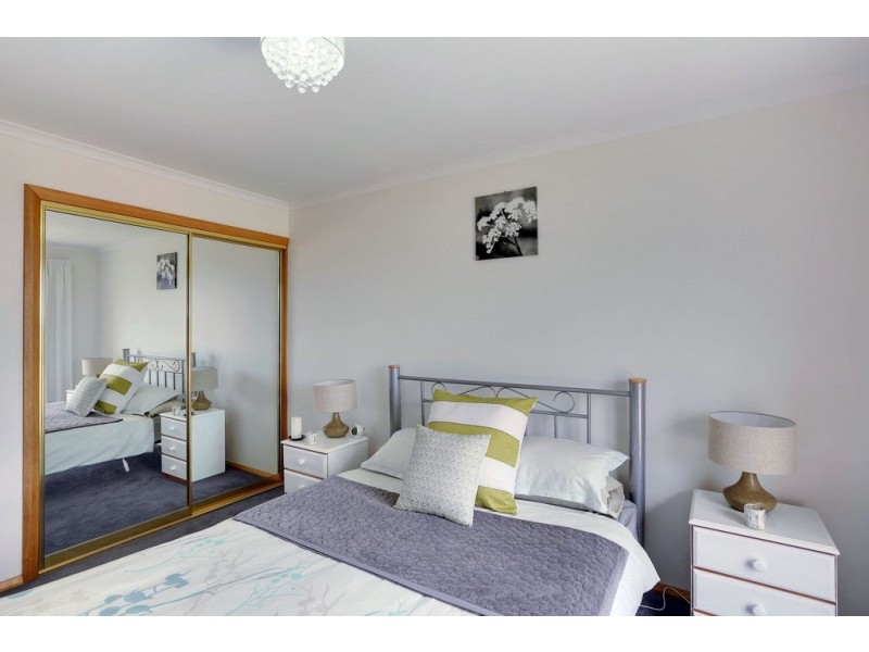 2/8 Clives Avenue, Old Beach TAS 7017