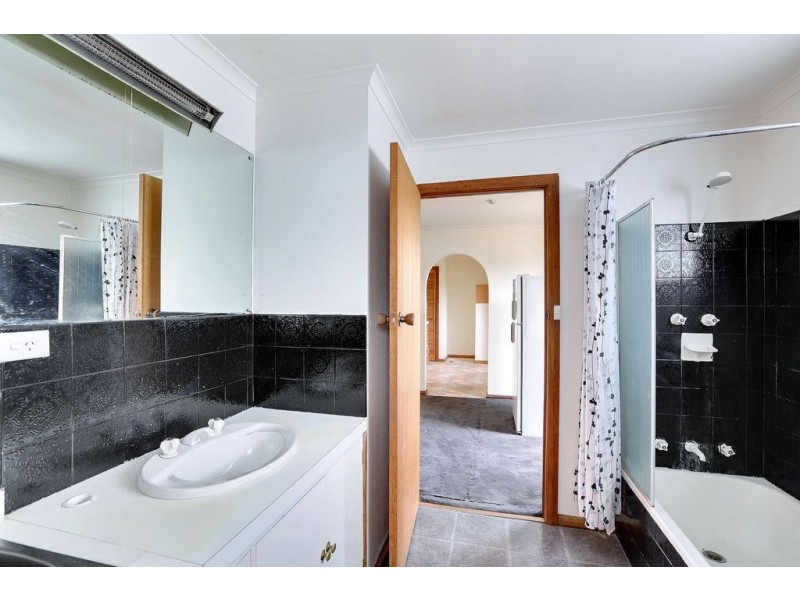 2/1 Louise Road, Austins Ferry TAS 7011