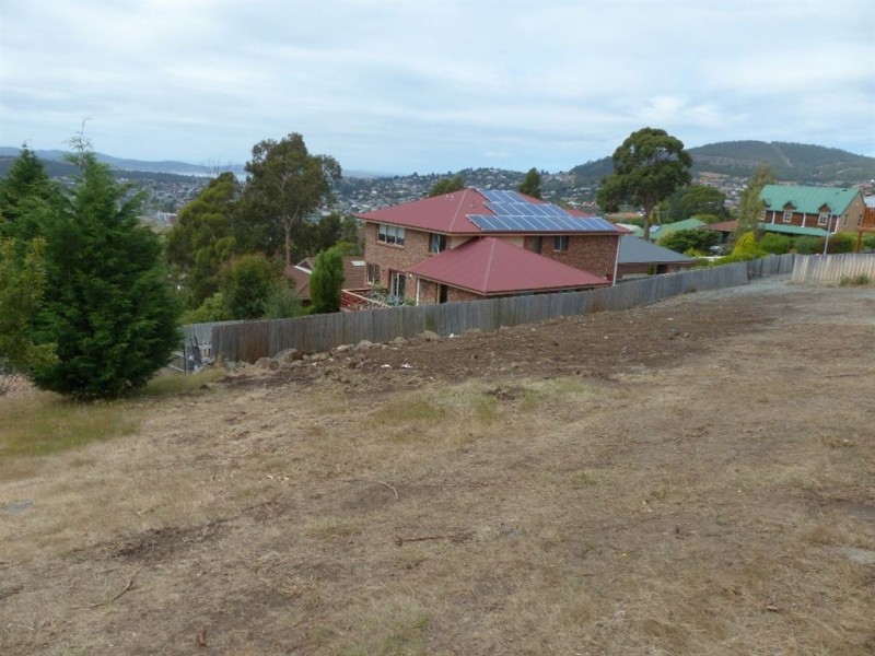 32 Firth Road, Lenah Valley TAS 7008