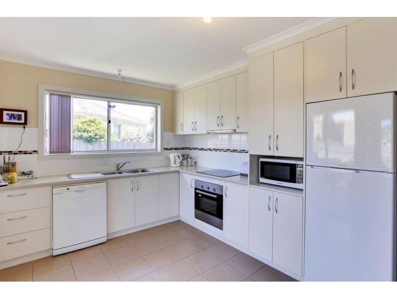 2/17 Lucas Place, Brighton TAS 7030