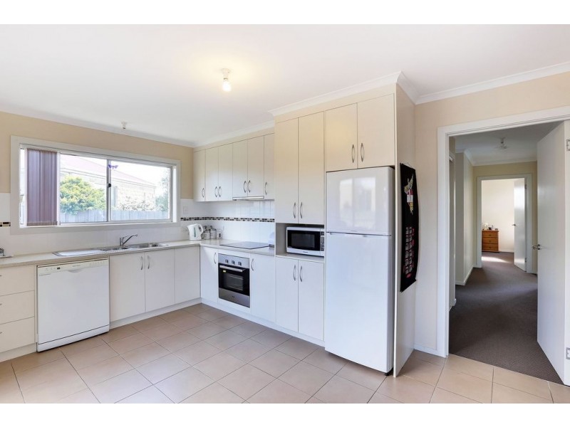 2/17 Lucas Place, Brighton TAS 7030