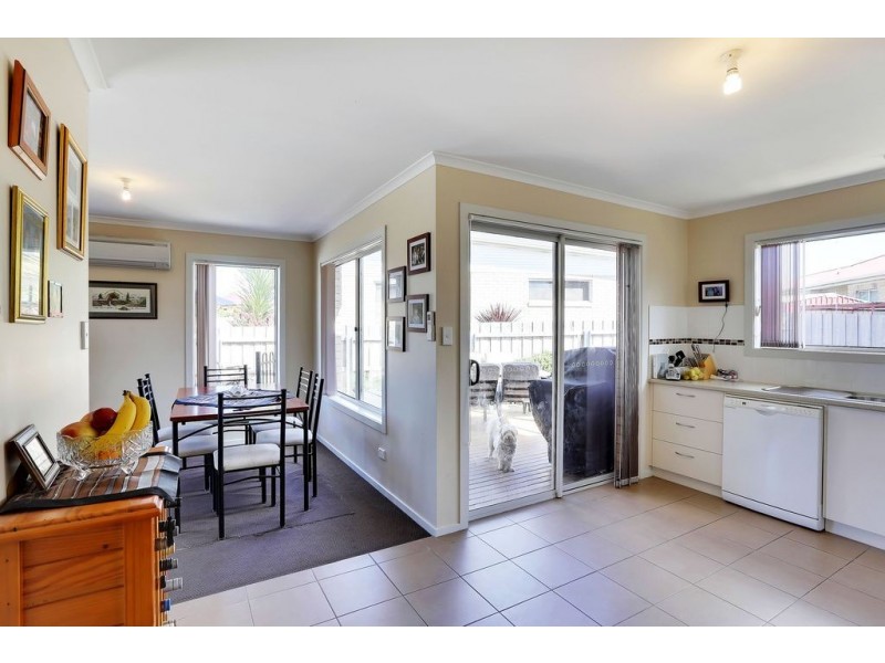 2/17 Lucas Place, Brighton TAS 7030