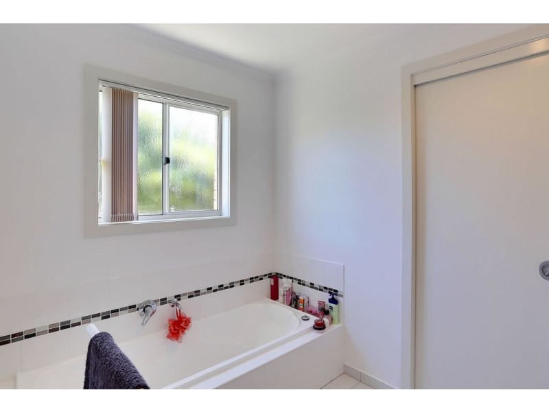 2/17 Lucas Place, Brighton TAS 7030