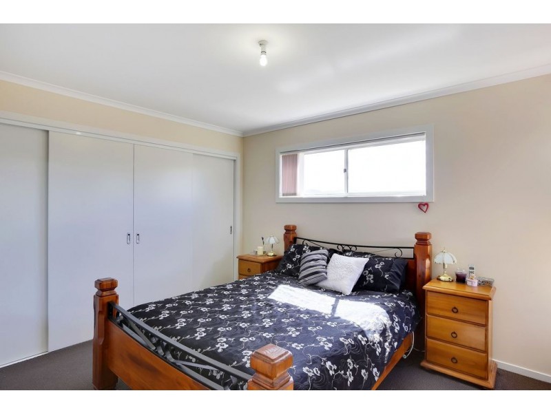 2/17 Lucas Place, Brighton TAS 7030