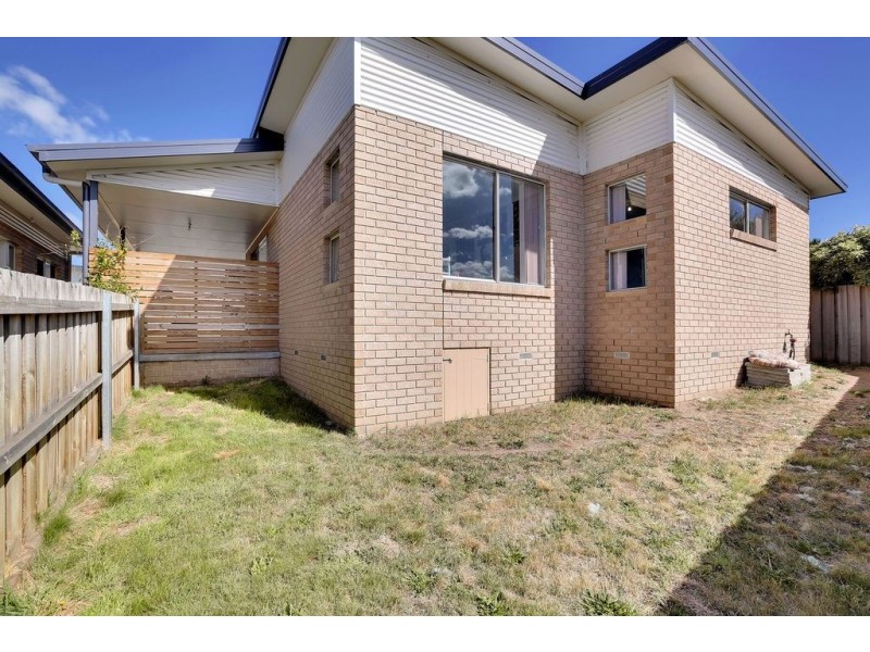 2/17 Lucas Place, Brighton TAS 7030