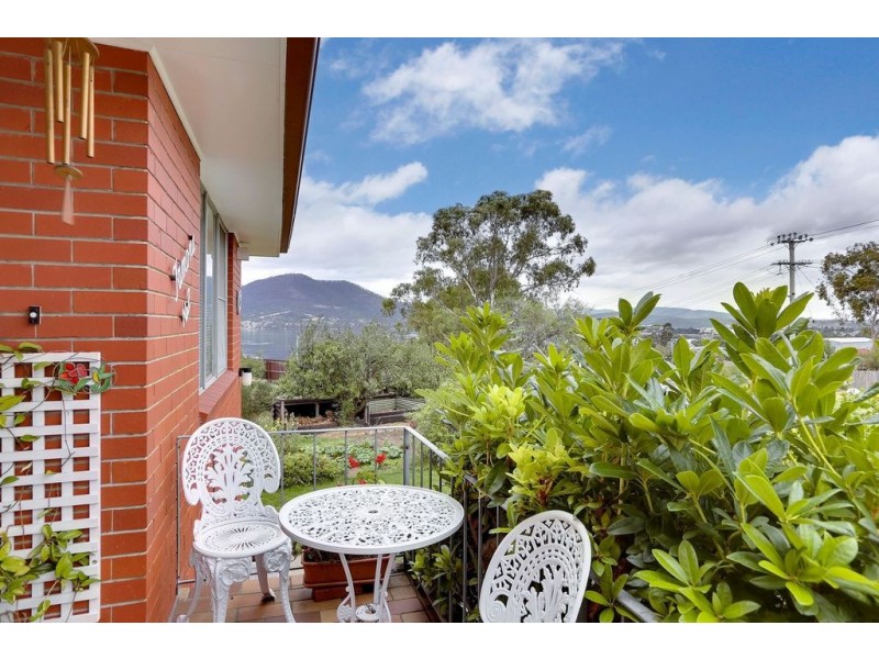 2 Riverview Parade, Rosetta TAS 7010