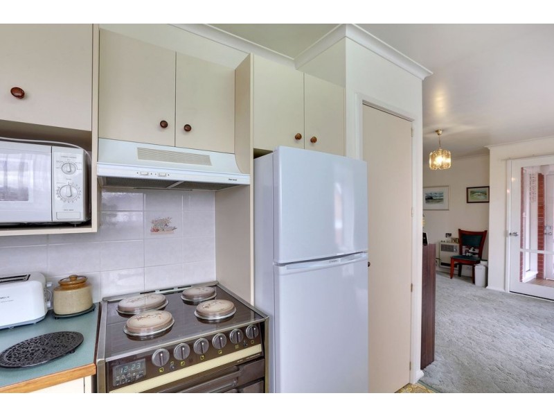 2 Riverview Parade, Rosetta TAS 7010