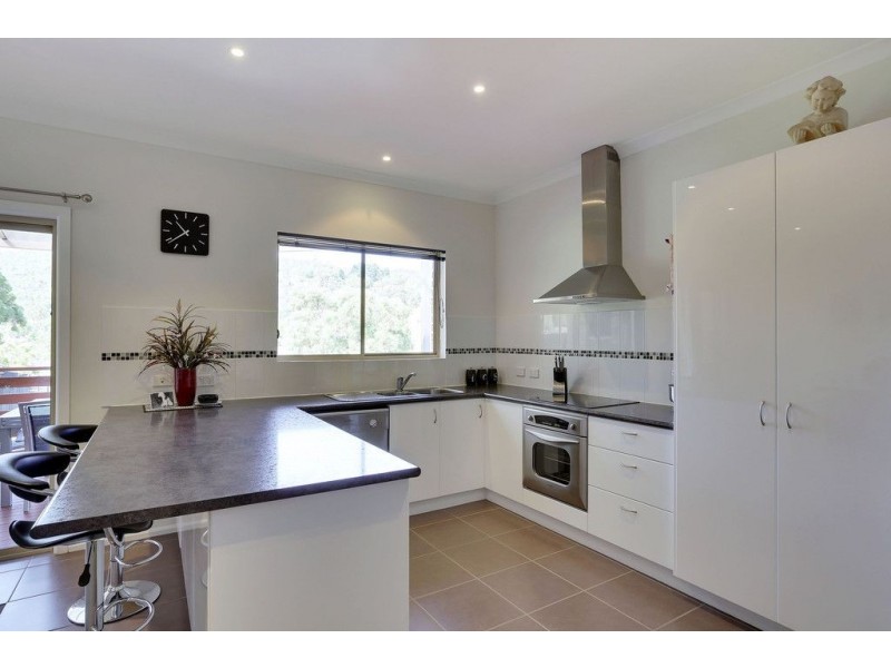 8 Travers Court, Claremont TAS 7011