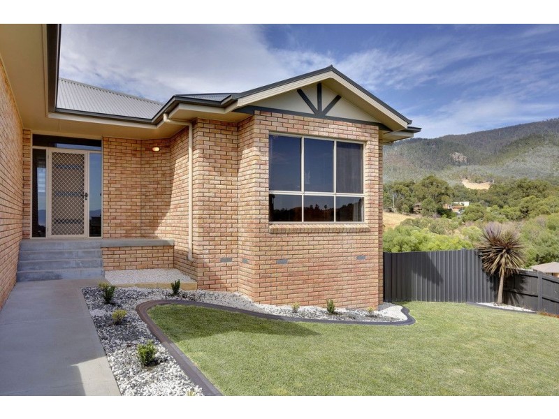 8 Travers Court, Claremont TAS 7011