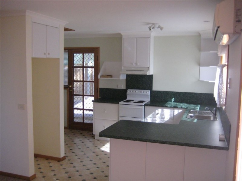 2/15 Lesdelle Street, Claremont TAS 7011