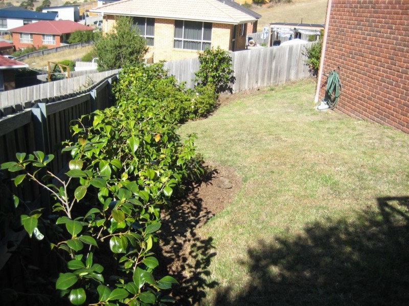 2/15 Lesdelle Street, Claremont TAS 7011