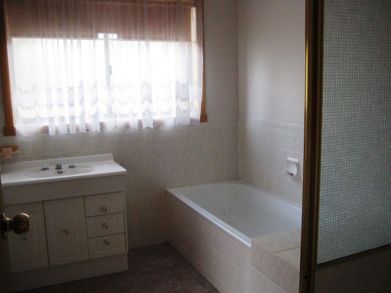 2/25 Philip Avenue, Montrose TAS 7010