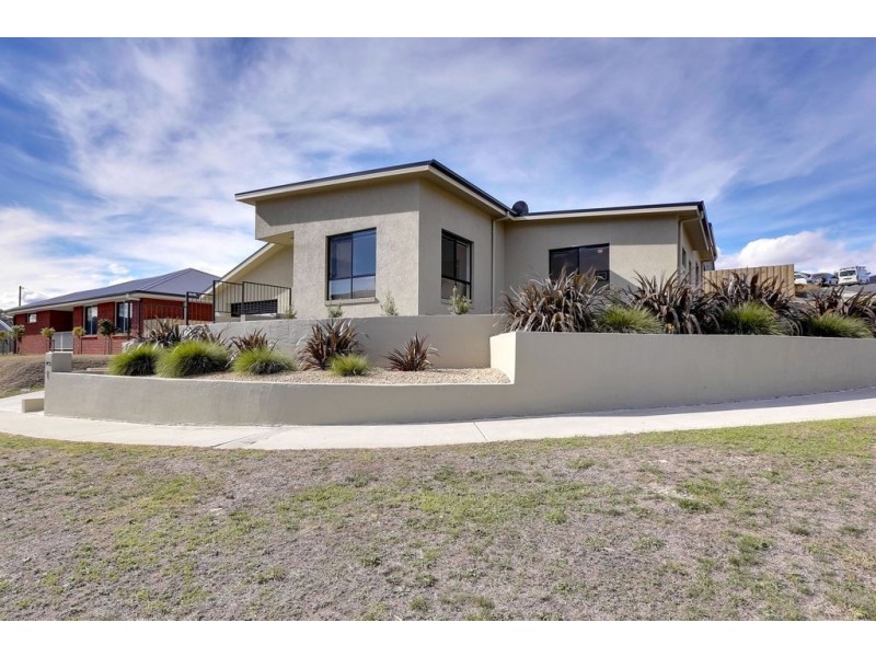 1 Travers Court, Claremont TAS 7011