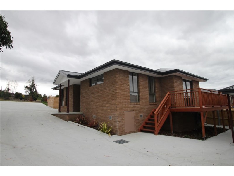 2/14a Burrows Avenue, Brighton TAS 7030