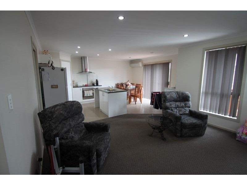 2/14a Burrows Avenue, Brighton TAS 7030