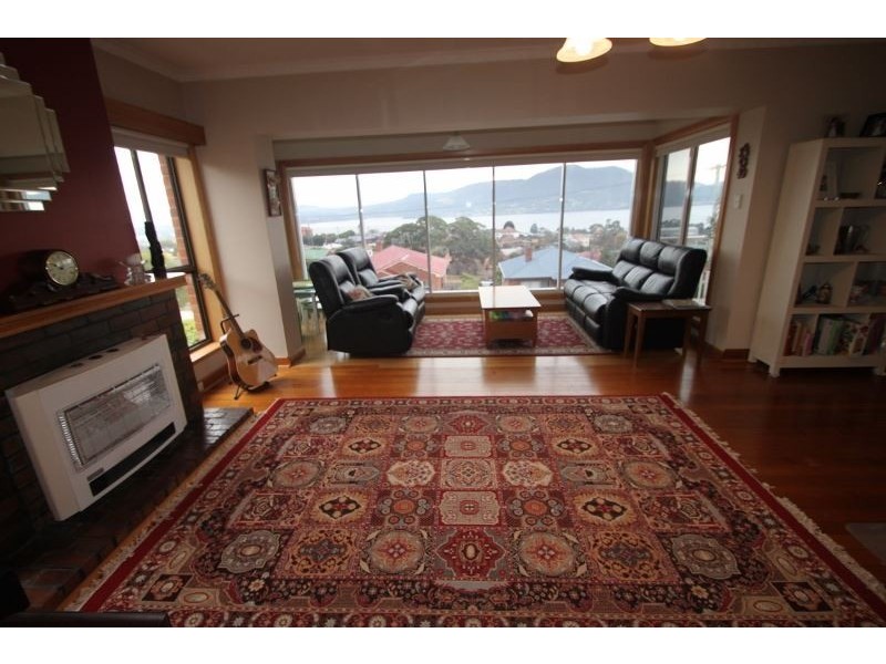 12 Barclay Crescent, Rosetta TAS 7010