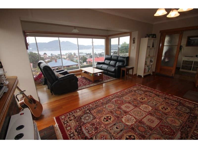 12 Barclay Crescent, Rosetta TAS 7010