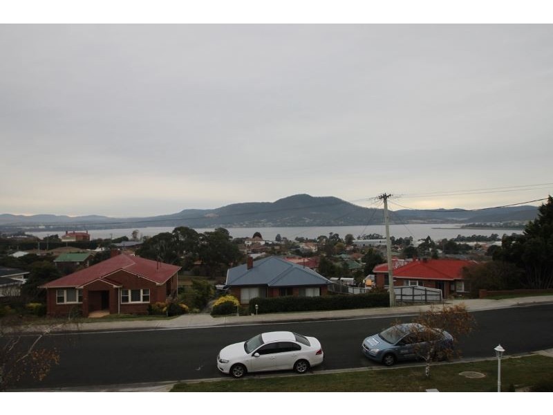 12 Barclay Crescent, Rosetta TAS 7010