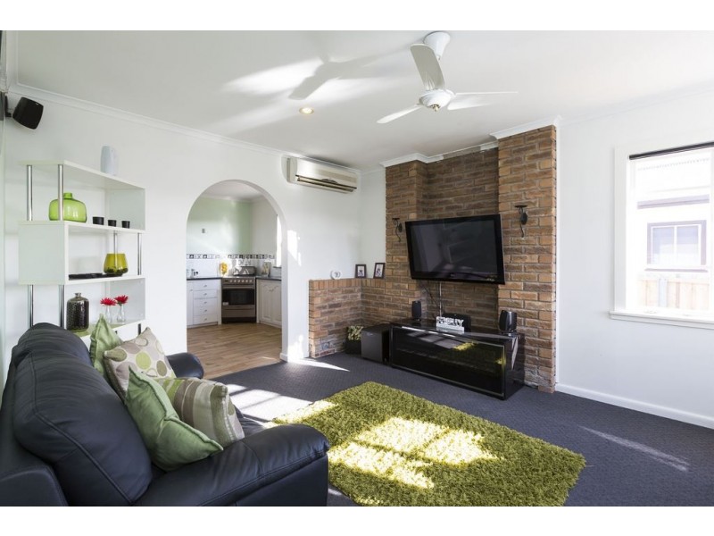 9 Falcon Road, Claremont TAS 7011