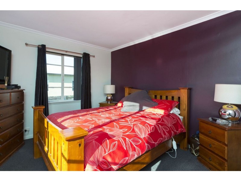 9 Falcon Road, Claremont TAS 7011