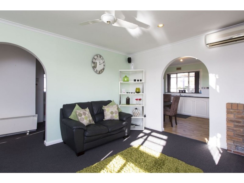 9 Falcon Road, Claremont TAS 7011