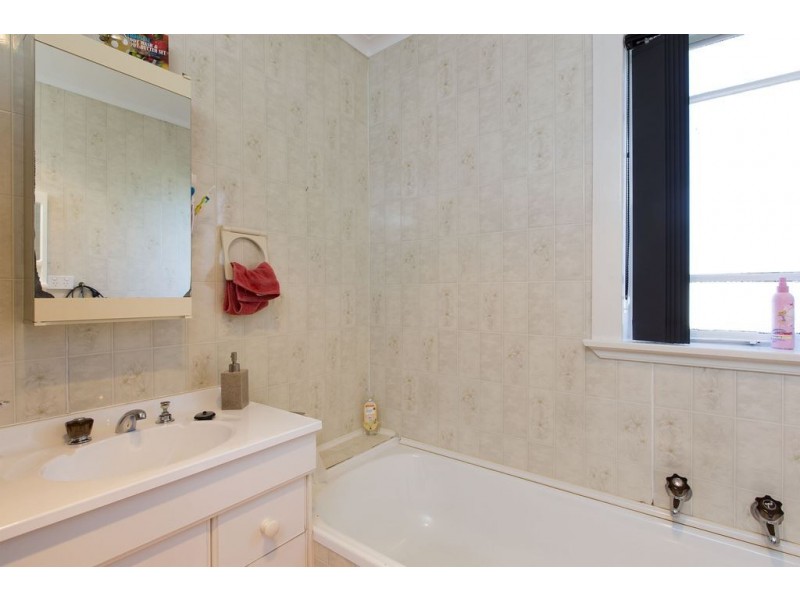 9 Falcon Road, Claremont TAS 7011