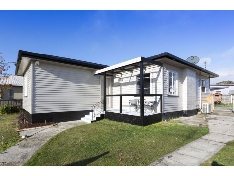 9 Falcon Road, Claremont TAS 7011