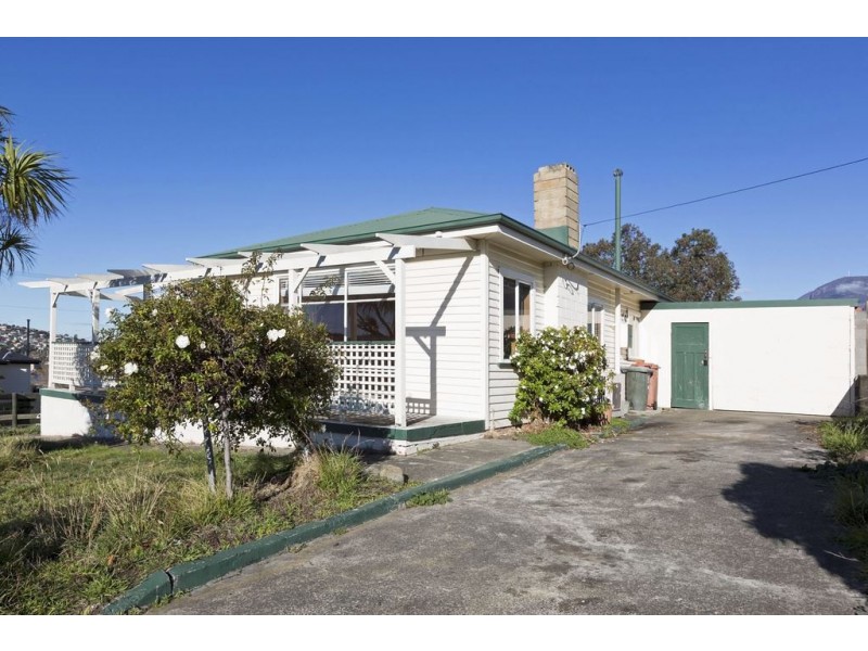 18 Edinburgh Crescent, Goodwood TAS 7010