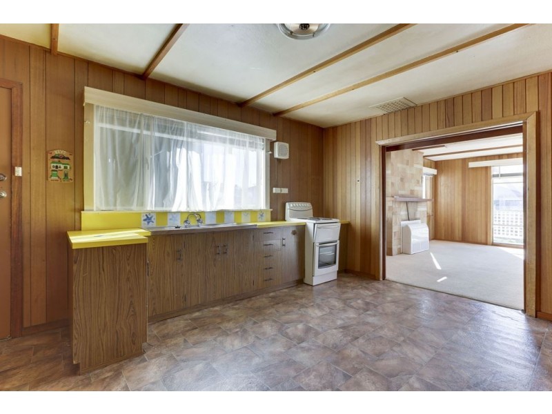 18 Edinburgh Crescent, Goodwood TAS 7010