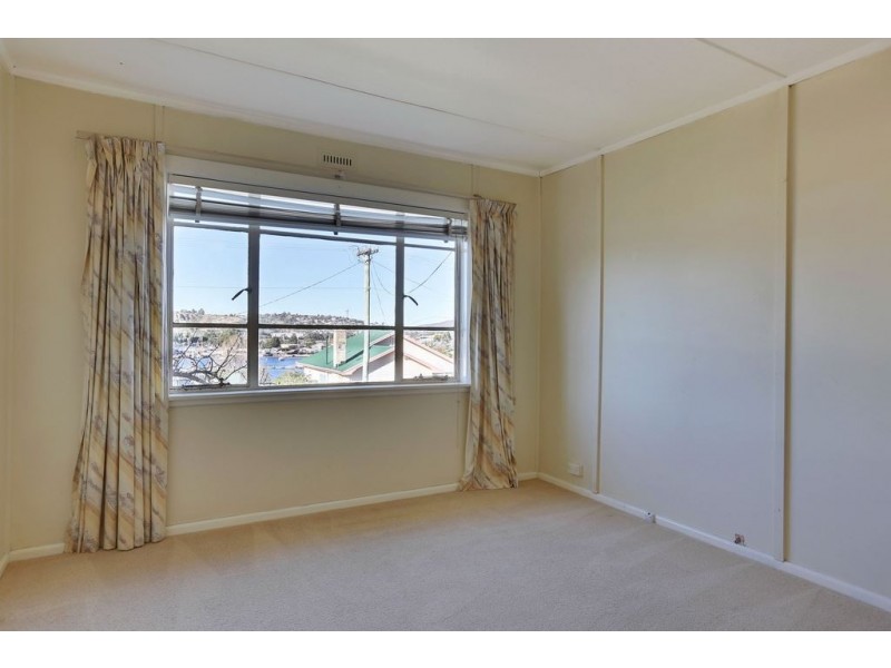 18 Edinburgh Crescent, Goodwood TAS 7010