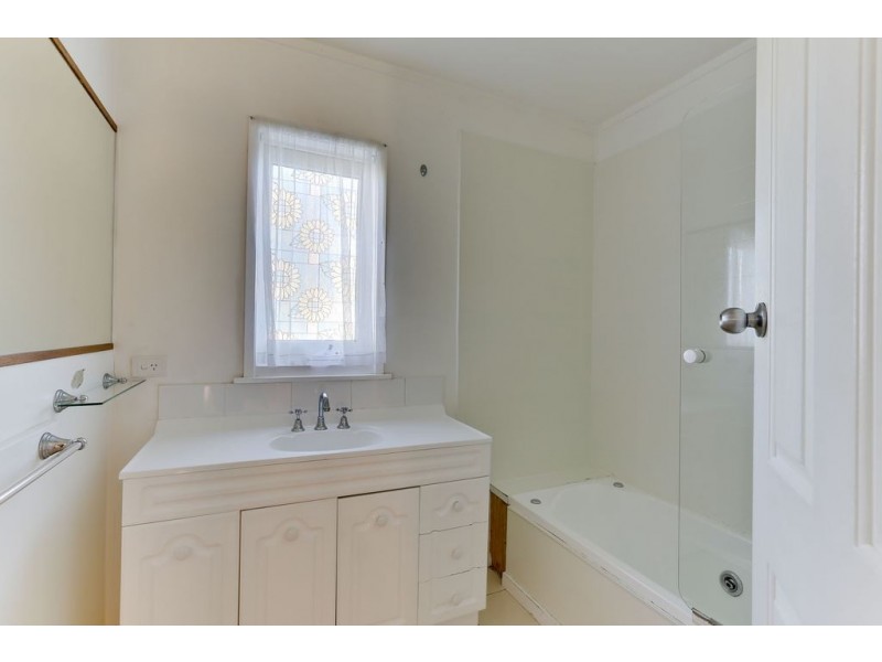 18 Edinburgh Crescent, Goodwood TAS 7010