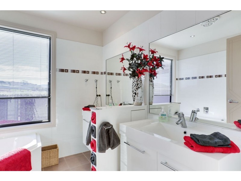 2 Aherne Place, Granton TAS 7030