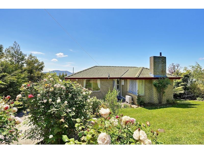 17 Hudson Crescent, Glenorchy TAS 7010