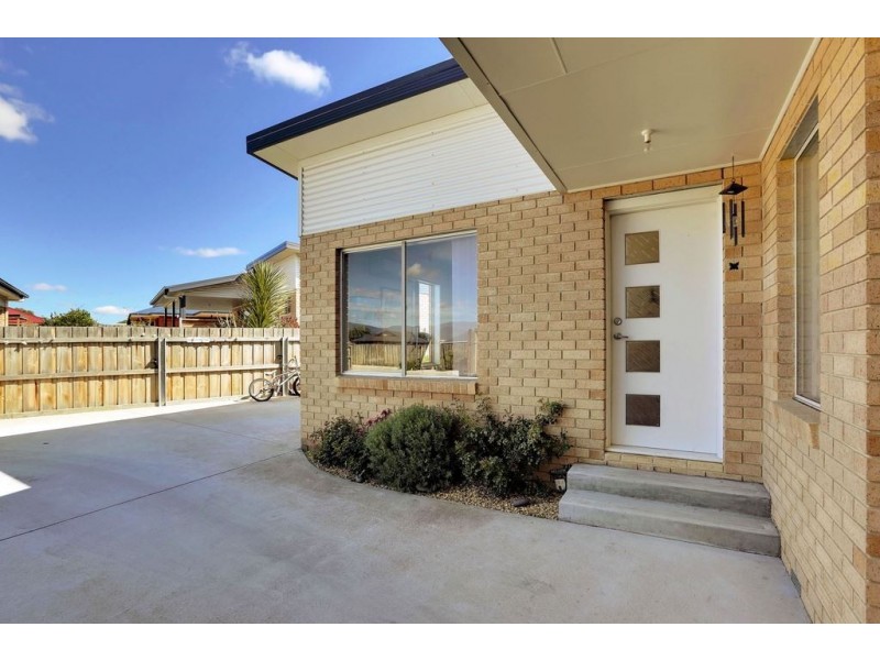 2/17 Lucas Place, Brighton TAS 7030