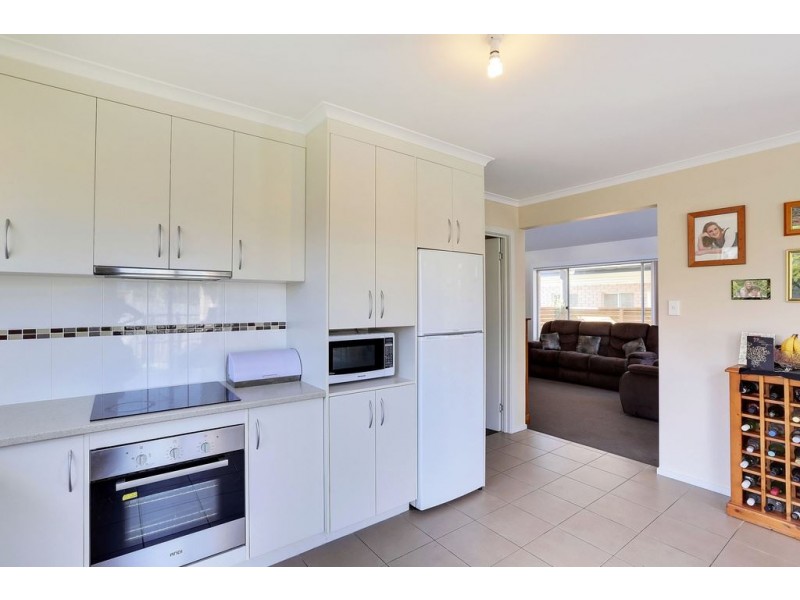 2/17 Lucas Place, Brighton TAS 7030