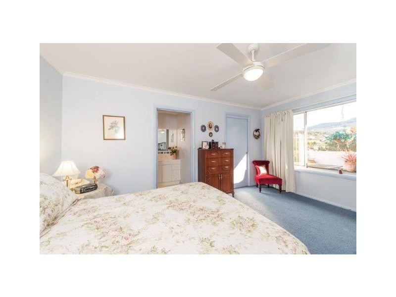 11 Turnbull Crescent, Rosetta TAS 7010