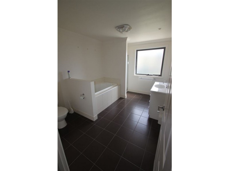 1/2 Chisholm Place, Glenorchy TAS 7010