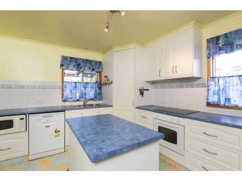 9 Holloway Drive, Herdsmans Cove TAS 7030