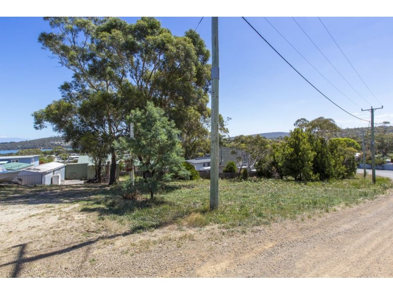 1 Spiraea Street, Primrose Sands TAS 7173