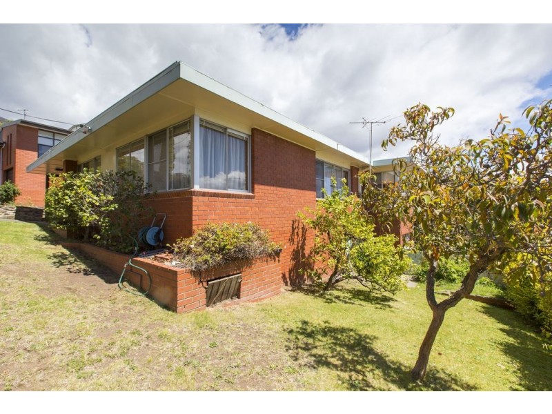 14 Riverview Parade, Rosetta TAS 7010