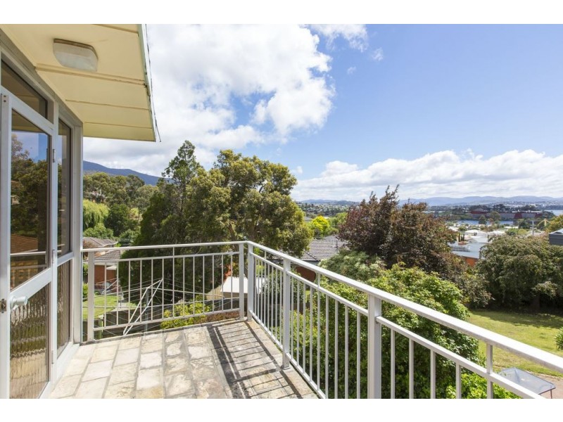 14 Riverview Parade, Rosetta TAS 7010