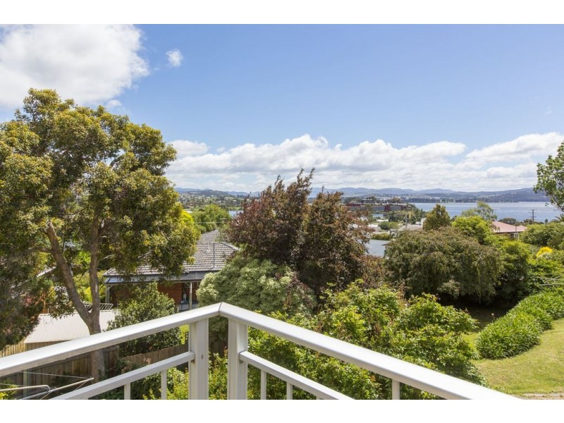 14 Riverview Parade, Rosetta TAS 7010