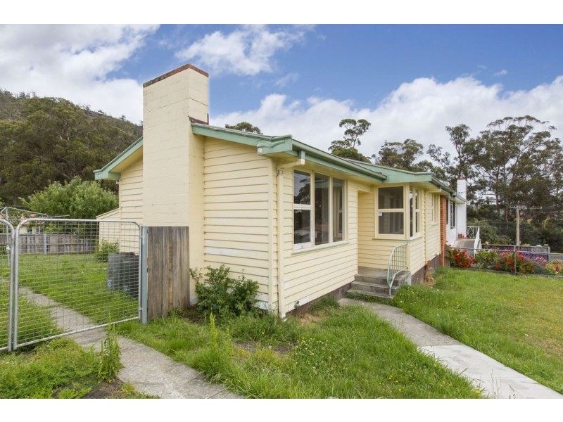 8 Biara Street, Chigwell TAS 7011